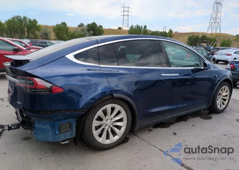 2018 Tesla Model X из США, поврежденный, VIN 5YJXCAE2XJF090976